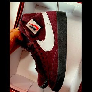 Nike Rebel Sneakers women’s size 7